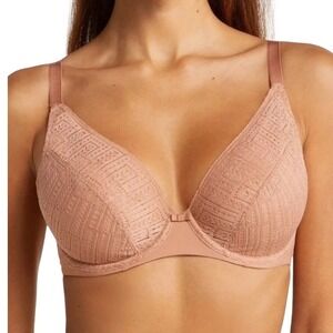 $76 Chantelle Everyday Graphique Plunge Underwire Bra Nude Beige 32B
